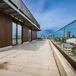 Luxury 3br Penthouse With Artistic Deco & Terrace *