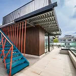 Luxury 3br Penthouse With Artistic Deco & Terrace
