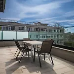 Luxury 3br Penthouse With Artistic Deco & Terrace