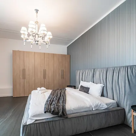 Apartment Luxury 3br Penthouse With Artistic Deco & Terrace *