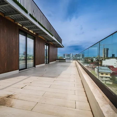 Luxury 3br Penthouse With Artistic Deco & Terrace *