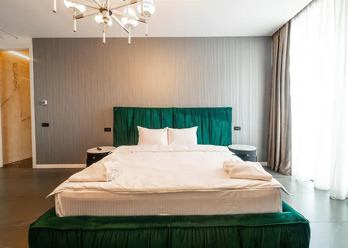 Luxury 3br Penthouse With Artistic Deco & Terrace Bukarest