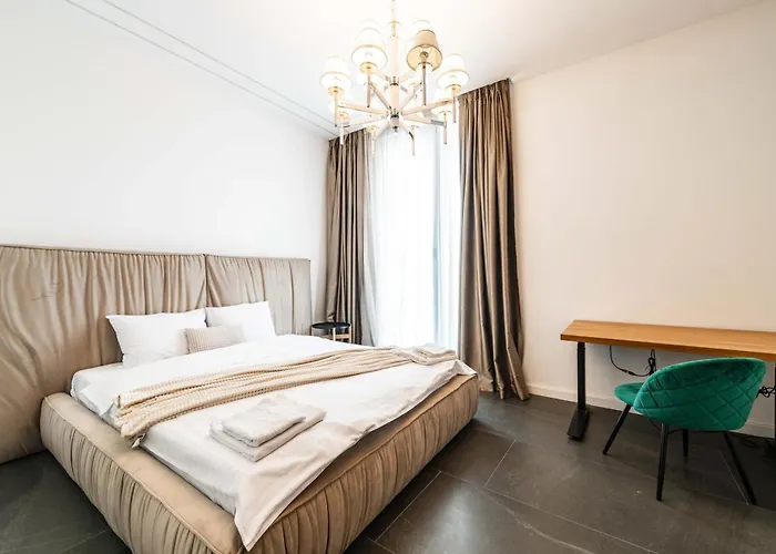 Luxury 3br Penthouse With Artistic Deco & Terrace Apartman