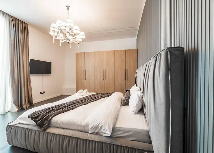 Luxury 3br Penthouse With Artistic Deco & Terrace Bukarest