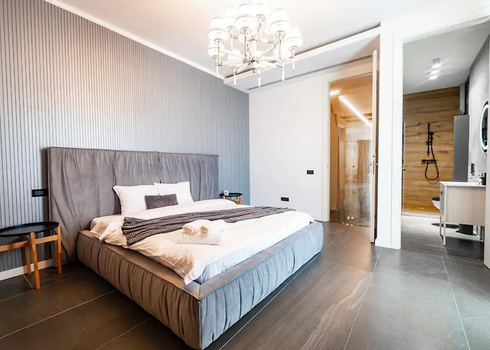 Luxury 3br Penthouse With Artistic Deco & Terrace Apartman Bukarest
