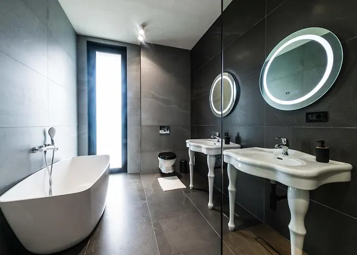 Luxury 3br Penthouse With Artistic Deco & Terrace Apartman Bukarest