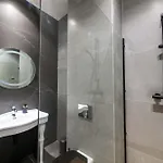 Luxury 3br Penthouse With Artistic Deco & Terrace *