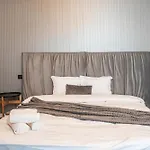 Luxury 3br Penthouse With Artistic Deco & Terrace