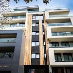 Luxury 3br Penthouse With Artistic Deco & Terrace