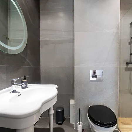 High-end Residences - Luxury & Penthouse Apartment *