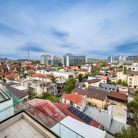 Luxury 3br Penthouse With Artistic Deco & Terrace דירה