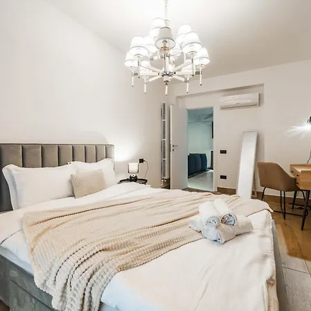 Apartment High-end Residences - Luxury & Penthouse *