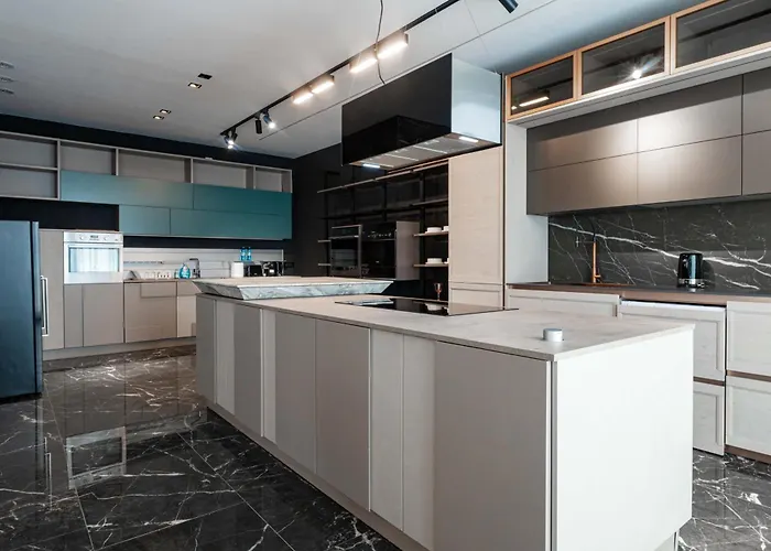 Luxury 3br Penthouse With Artistic Deco & Terrace Apartmán