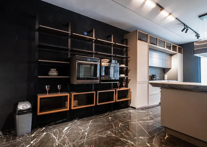 Luxury 3br Penthouse With Artistic Deco & Terrace Apartmán *