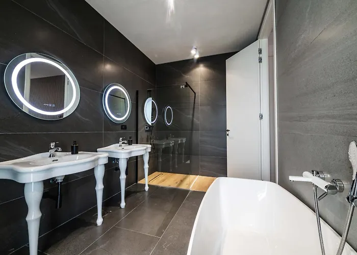 Apartment Luxury 3br Penthouse With Artistic Deco & Terrace *