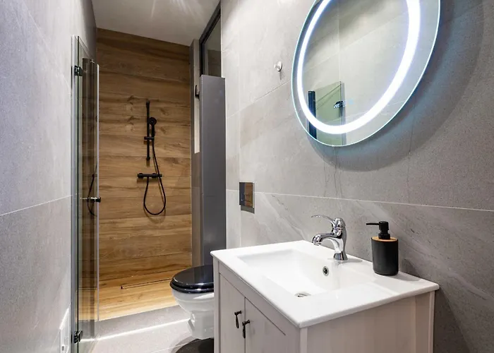 Apartment Luxury 3br Penthouse With Artistic Deco & Terrace *
