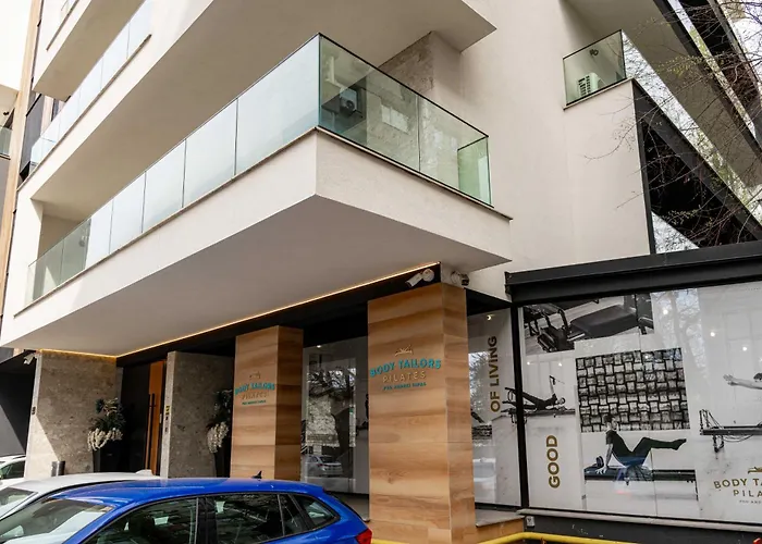 Apartment Luxury 3br Penthouse With Artistic Deco & Terrace *