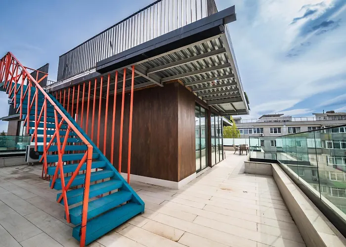 Luxury 3br Penthouse With Artistic Deco & Terrace