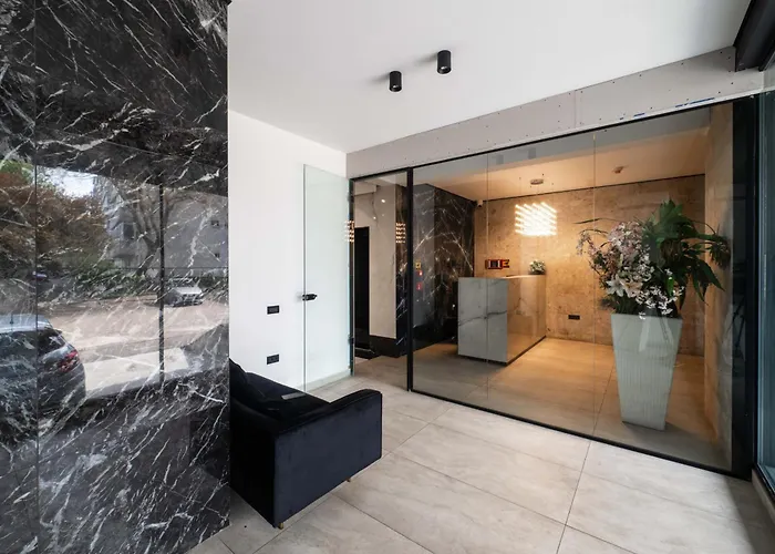 Luxury 3br Penthouse With Artistic Deco & Terrace Bukurešť