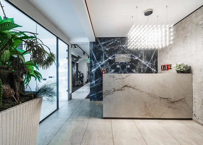 Luxury 3br Penthouse With Artistic Deco & Terrace
