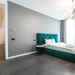Luxury 3br Penthouse With Artistic Deco & Terrace