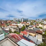 Luxury 3br Penthouse With Artistic Deco & Terrace Appartement