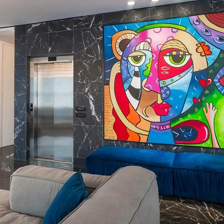 Luxury 3br Penthouse With Artistic Deco & Terrace Appartement Boekarest