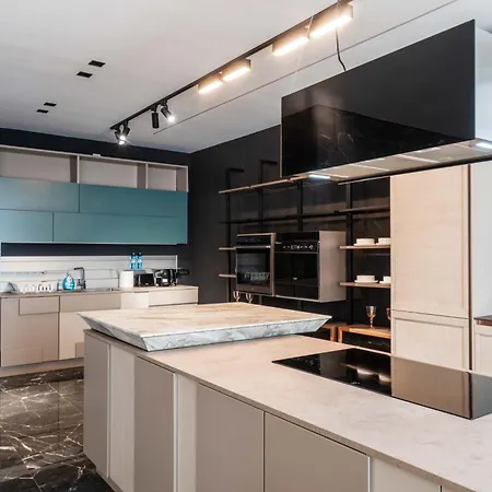 Luxury 3br Penthouse With Artistic Deco & Terrace Apartment