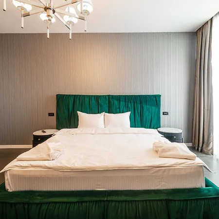 Luxury 3br Penthouse With Artistic Deco & Terrace Bucarest